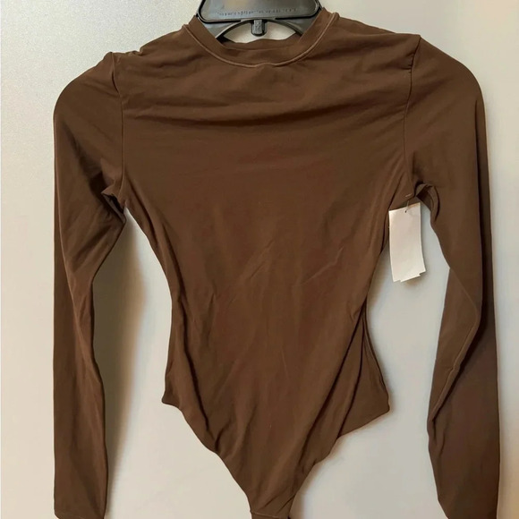 Skims Fits Everybody Long Sleeve Crew Neck Bodysuit Stretch Cocoa Size XXS - Picture 3 of 4